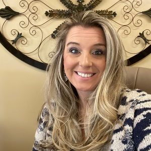 Meet your Posher, Jennifer